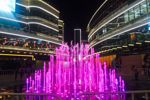 大宁音乐广场h座景观写字楼写字楼出租,年底大促销,百米火焰喷泉,直上
